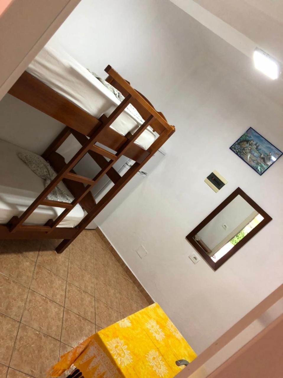 Vila Zogaj Ksamil Bilik gambar